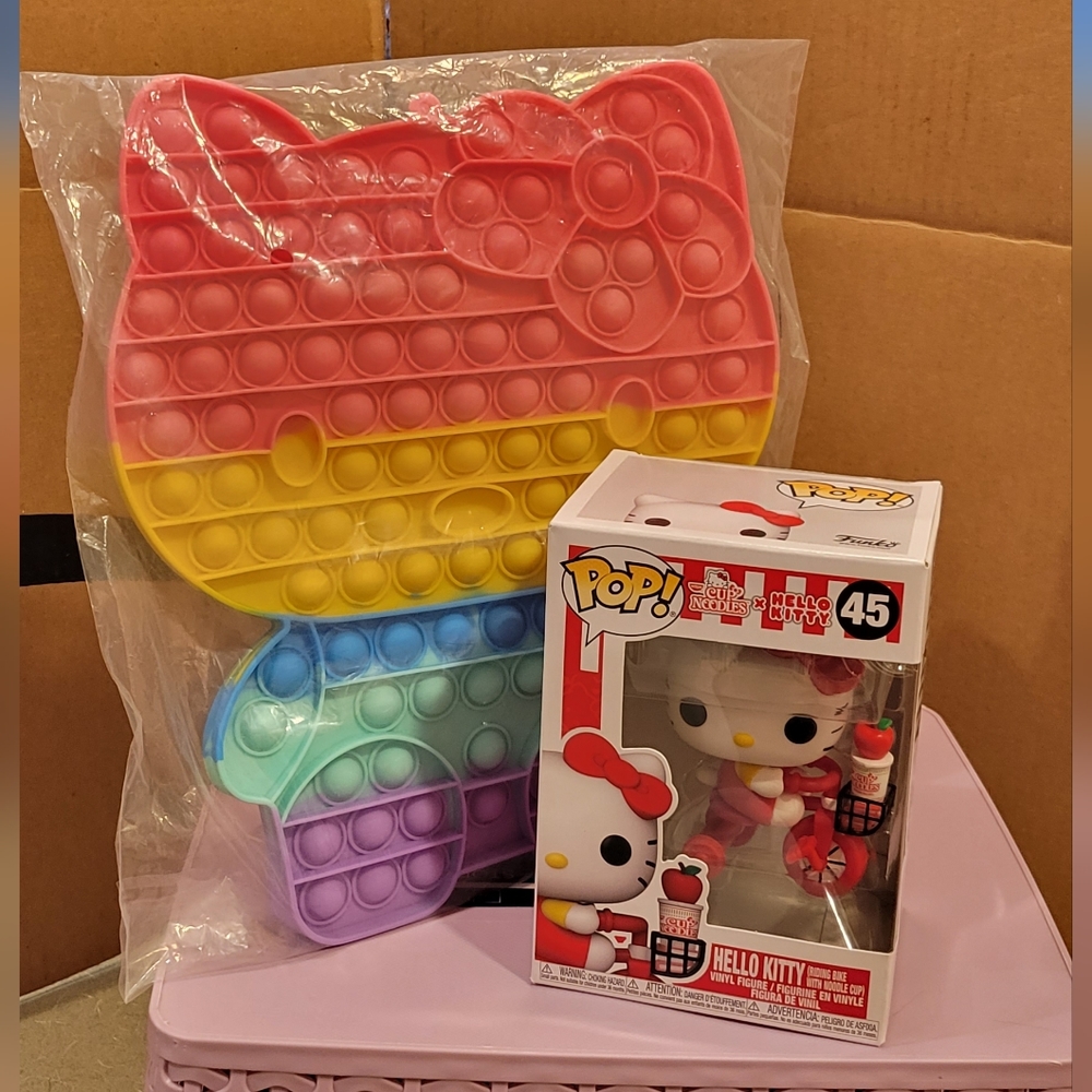 Hello KITTY Funko # 45 + Pop it Fidget Hello Kitty